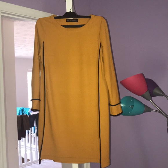 Dresses & Skirts - Mustard and black dress